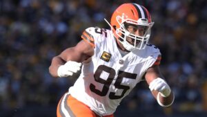 images_ImagnImages_mmsport_all_lions_01jmhknegg6eqnkyqgk0 (1)