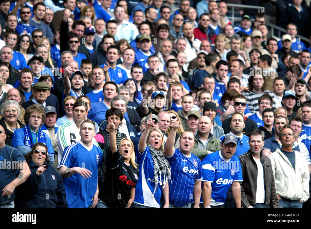 ipswich-town-fans-cheer-on-their-team-from-the-stands-GAMXHH