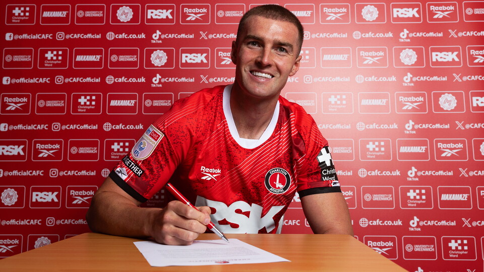 fil_charlton_signing_003